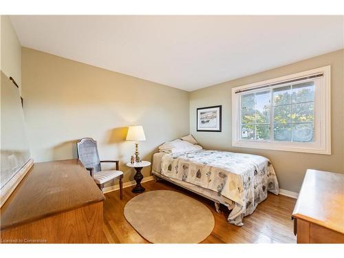 2032 Faversham Avenue, Burlington, ON - Indoor Photo Showing Bedroom