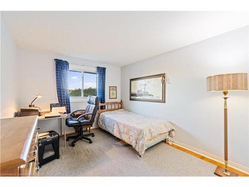 2032 Faversham Avenue, Burlington, ON - Indoor Photo Showing Bedroom