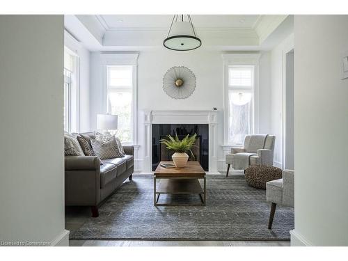 620 King Road, Burlington, ON - Indoor Photo Showing Living Room With Fireplace