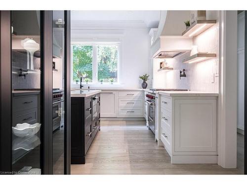 620 King Road, Burlington, ON - Indoor Photo Showing Kitchen With Upgraded Kitchen