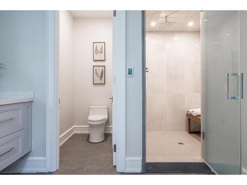 620 King Road, Burlington, ON - Indoor Photo Showing Bathroom