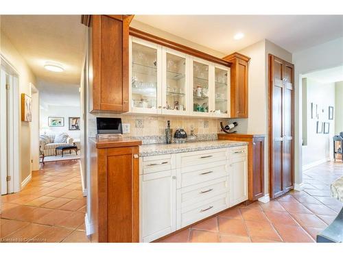 101 Hillcrest Avenue, Dundas, ON - Indoor Photo Showing Kitchen