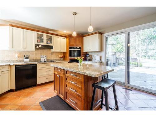 101 Hillcrest Avenue, Dundas, ON - Indoor Photo Showing Kitchen With Upgraded Kitchen