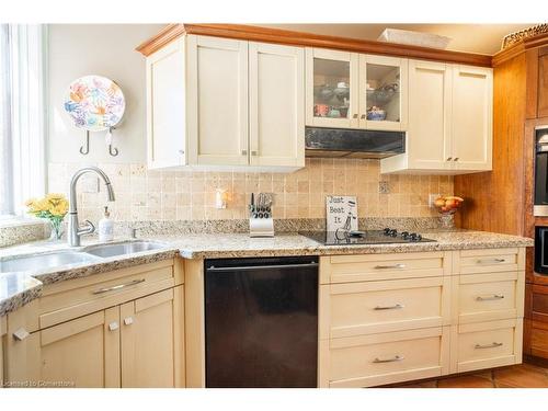 101 Hillcrest Avenue, Dundas, ON - Indoor Photo Showing Kitchen With Upgraded Kitchen