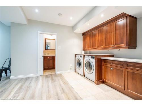 101 Hillcrest Avenue, Dundas, ON - Indoor Photo Showing Laundry Room