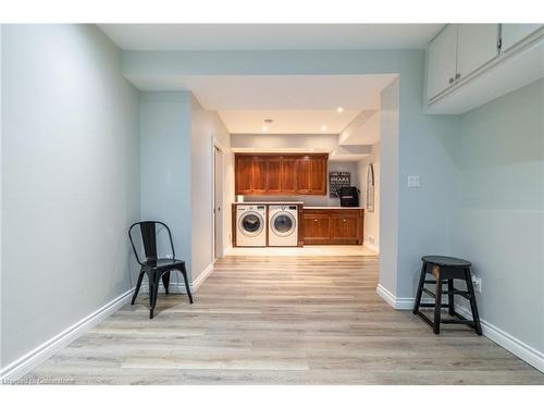 101 Hillcrest Avenue, Dundas, ON - Indoor Photo Showing Laundry Room