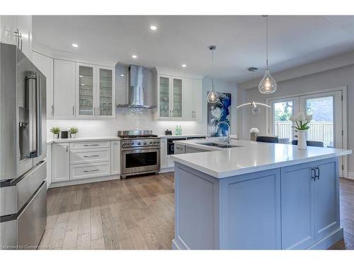 14 Lakeview Drive, Stoney Creek, ON - Indoor Photo Showing Kitchen With Double Sink With Upgraded Kitchen