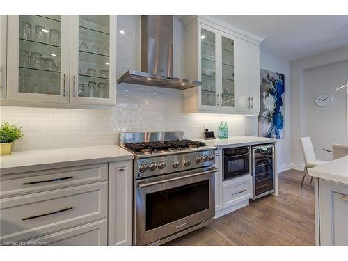 14 Lakeview Drive, Stoney Creek, ON - Indoor Photo Showing Kitchen With Upgraded Kitchen