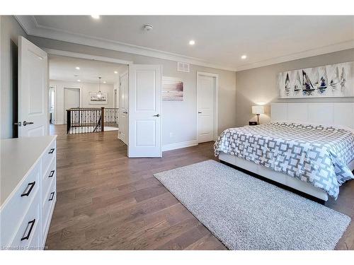 14 Lakeview Drive, Stoney Creek, ON - Indoor Photo Showing Bedroom