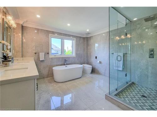 14 Lakeview Drive, Stoney Creek, ON - Indoor Photo Showing Bathroom