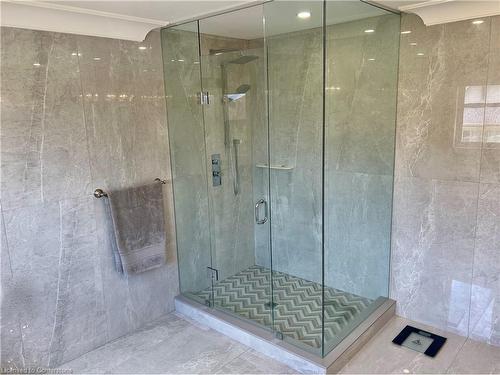 14 Lakeview Drive, Stoney Creek, ON - Indoor Photo Showing Bathroom