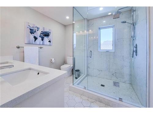 14 Lakeview Drive, Stoney Creek, ON - Indoor Photo Showing Bathroom