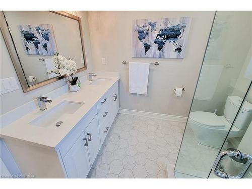 14 Lakeview Drive, Stoney Creek, ON - Indoor Photo Showing Bathroom