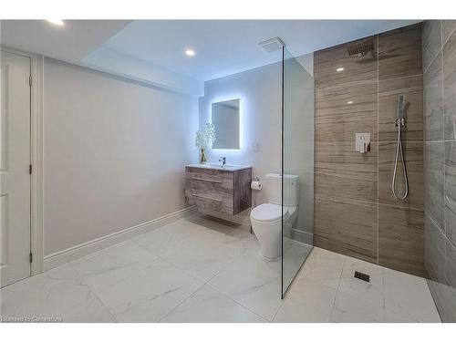 14 Lakeview Drive, Stoney Creek, ON - Indoor Photo Showing Bathroom