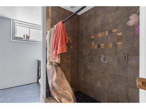 5732-5734 Ramsey Road, Niagara Falls, ON - Indoor Photo Showing Bathroom