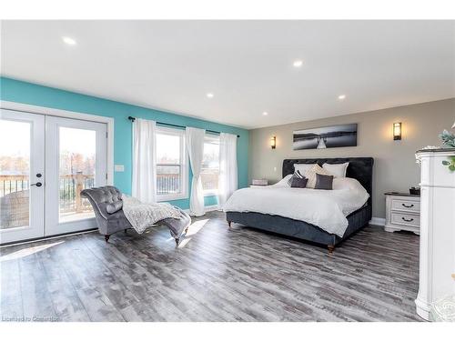 11417 Lakeshore Road, Wainfleet, ON - Indoor Photo Showing Bedroom