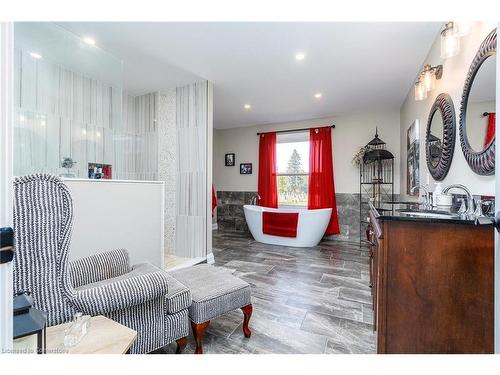 11417 Lakeshore Road, Wainfleet, ON - Indoor Photo Showing Bathroom