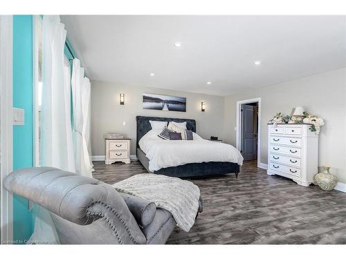 11417 Lakeshore Road, Wainfleet, ON - Indoor Photo Showing Bedroom