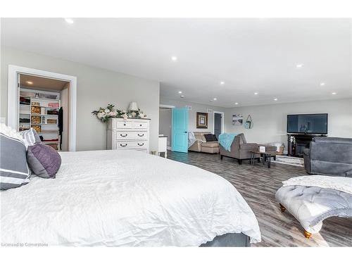 11417 Lakeshore Road, Wainfleet, ON - Indoor Photo Showing Bedroom