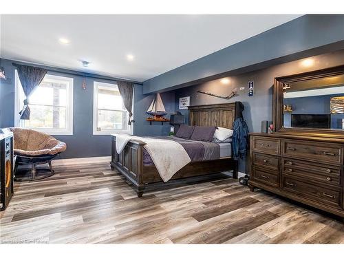 11417 Lakeshore Road, Wainfleet, ON - Indoor Photo Showing Bedroom