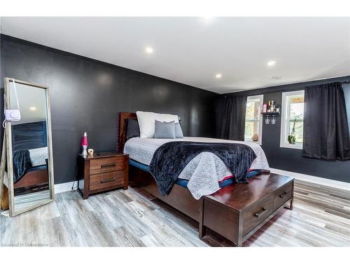 11417 Lakeshore Road, Wainfleet, ON - Indoor Photo Showing Bedroom