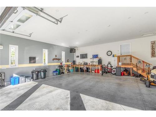 11417 Lakeshore Road, Wainfleet, ON - Indoor Photo Showing Garage