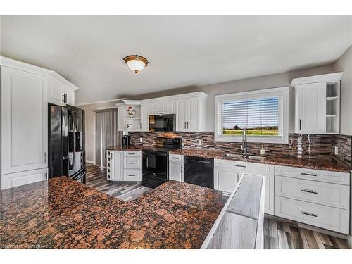 426 Baptist Church Road, Caledonia, ON - Indoor Photo Showing Kitchen