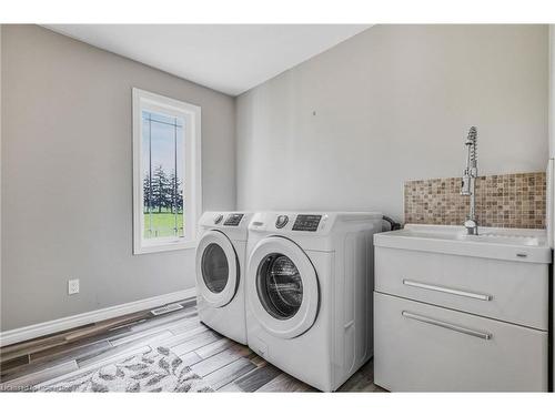 426 Baptist Church Road, Caledonia, ON - Indoor Photo Showing Laundry Room