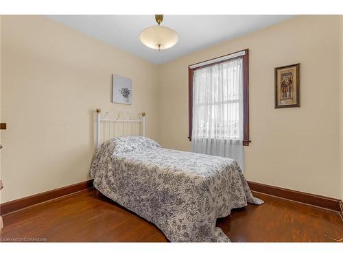 155 Walter Avenue S, Hamilton, ON - Indoor Photo Showing Bedroom