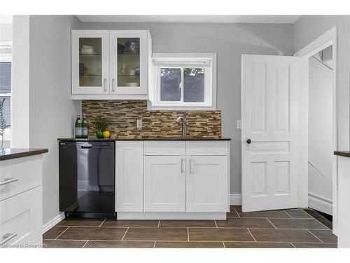 56 Junkin Street, St. Catharines, ON - Indoor Photo Showing Kitchen