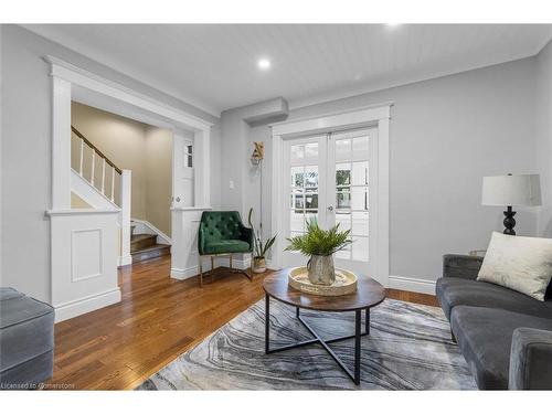 56 Junkin Street, St. Catharines, ON - Indoor Photo Showing Living Room