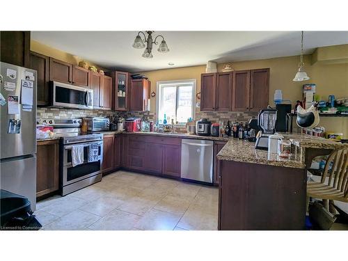 16 Lindan Street, Smithville, ON - Indoor Photo Showing Kitchen With Double Sink