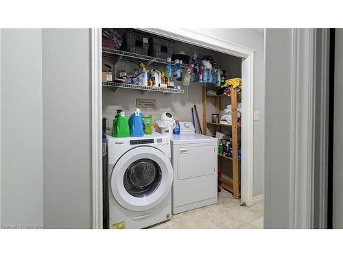 16 Lindan Street, Smithville, ON - Indoor Photo Showing Laundry Room