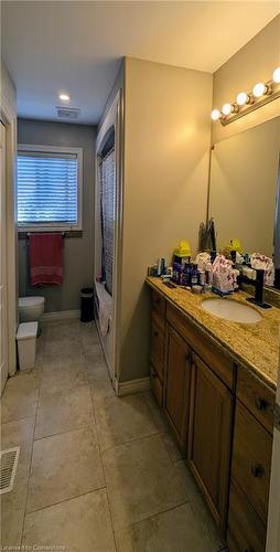 16 Lindan Street, Smithville, ON - Indoor Photo Showing Bathroom