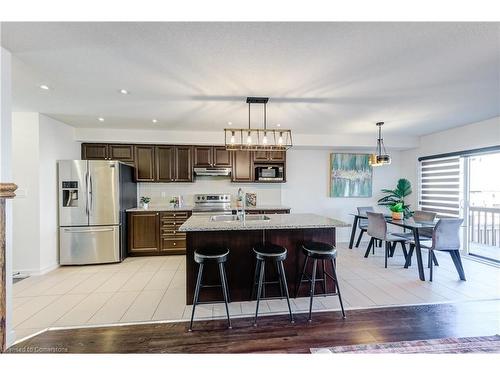 60 Bradshaw Drive, Stoney Creek, ON - Indoor Photo Showing Kitchen With Upgraded Kitchen