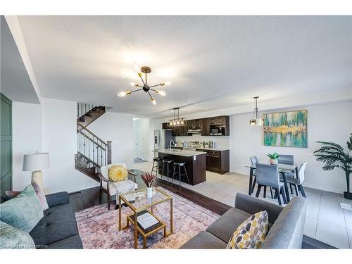 60 Bradshaw Drive, Stoney Creek, ON - Indoor Photo Showing Living Room