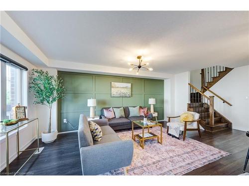 60 Bradshaw Drive, Stoney Creek, ON - Indoor Photo Showing Living Room