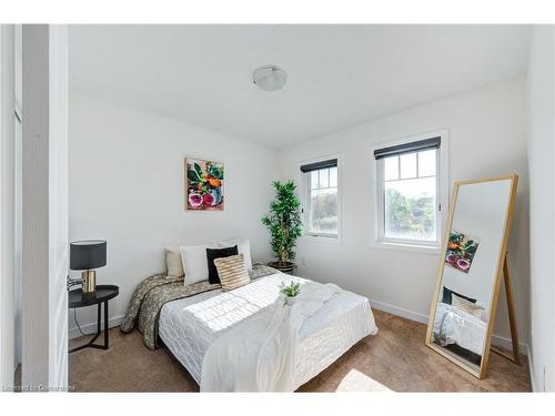 60 Bradshaw Drive, Stoney Creek, ON - Indoor Photo Showing Bedroom