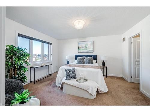 60 Bradshaw Drive, Stoney Creek, ON - Indoor Photo Showing Bedroom