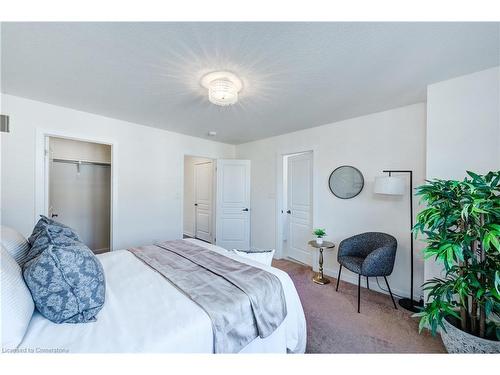 60 Bradshaw Drive, Stoney Creek, ON - Indoor Photo Showing Bedroom