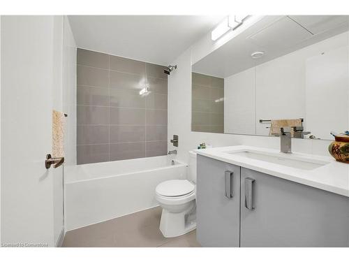 501-10 Gibbs Road, Toronto, ON - Indoor Photo Showing Bathroom