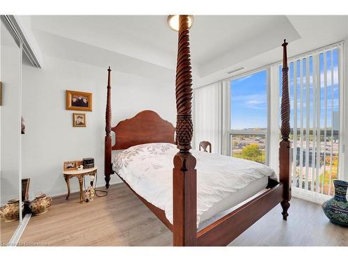 501-10 Gibbs Road, Toronto, ON - Indoor Photo Showing Bedroom