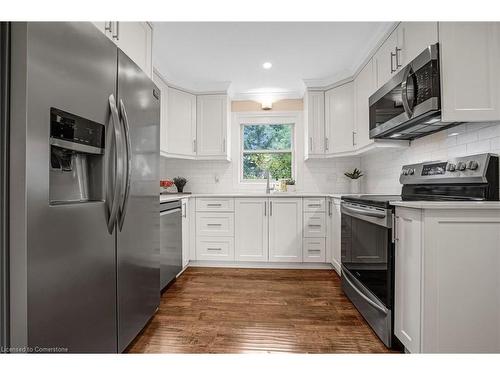 2061 Edinburgh Drive, Burlington, ON - Indoor Photo Showing Kitchen With Upgraded Kitchen