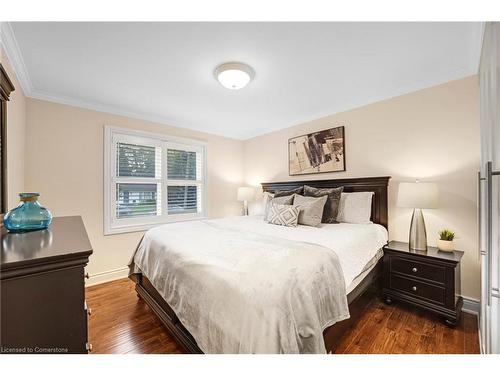 2061 Edinburgh Drive, Burlington, ON - Indoor Photo Showing Bedroom