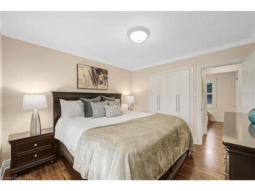 2061 Edinburgh Drive, Burlington, ON - Indoor Photo Showing Bedroom