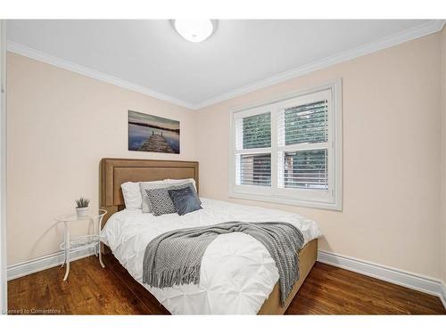 2061 Edinburgh Drive, Burlington, ON - Indoor Photo Showing Bedroom