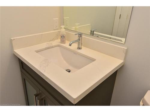 704-2025 Maria Street, Burlington, ON - Indoor Photo Showing Bathroom