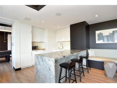 704-2025 Maria Street, Burlington, ON - Indoor Photo Showing Kitchen With Upgraded Kitchen