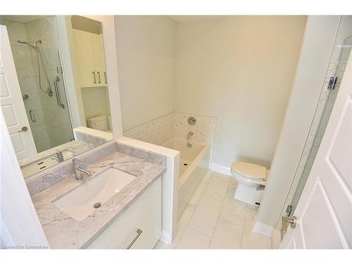 704-2025 Maria Street, Burlington, ON - Indoor Photo Showing Bathroom