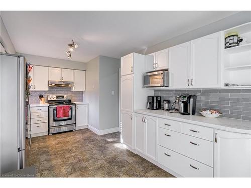 11 Maplecrest Lane, Brantford, ON - Indoor Photo Showing Kitchen